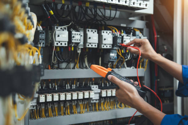 Best Affordable Emergency Electrician  in Maplewood, MN